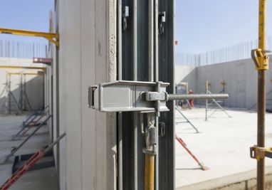 iskele sistemleri, inşaat iskelesi, kalıp iskelesi, teleskopik direk, cup-lock iskele, flanşlı iskele, şantiye ekipmanları, yapı malzemeleri, beton santrali, çimento silosu, Ömür İskele, Ankara iskele