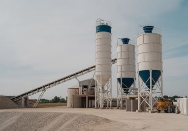 iskele sistemleri, inşaat iskelesi, kalıp iskelesi, teleskopik direk, cup-lock iskele, flanşlı iskele, şantiye ekipmanları, yapı malzemeleri, beton santrali, çimento silosu, Ömür İskele, Ankara iskele