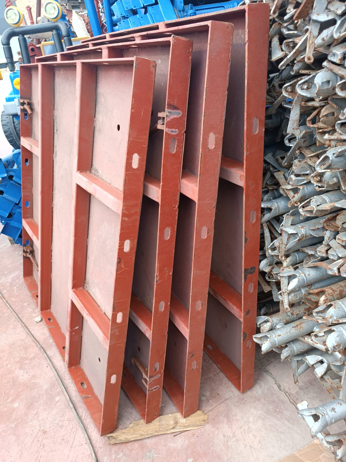 iskele sistemleri, inşaat iskelesi, kalıp iskelesi, teleskopik direk, cup-lock iskele, flanşlı iskele, şantiye ekipmanları, yapı malzemeleri, beton santrali, çimento silosu, Ömür İskele, Ankara iskele